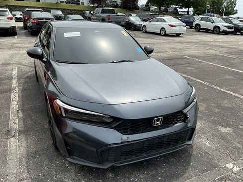 Used 2025 Honda Civic Sport image 2