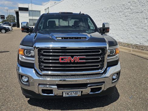 Used 2018 GMC Sierra 3500 SLT w/ Duramax Plus Package AWD/4WD image 2
