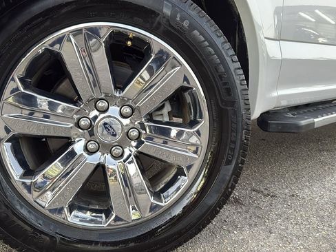 Used 2018 Ford F150 Lariat w/ Equipment Group 502A Luxury image 8