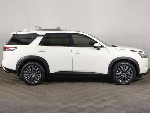Used 2024 Nissan Pathfinder SL w/ SL Premium Package AWD/4WD image 23