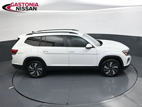 Used 2024 Volkswagen Atlas SE image 29