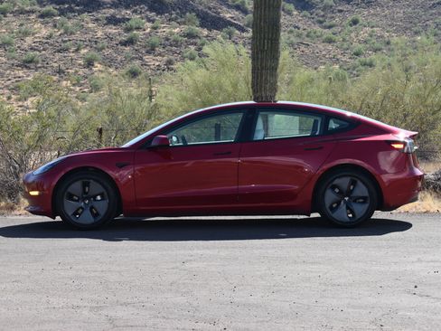 Used 2023 Tesla Model 3 Standard Range image 7