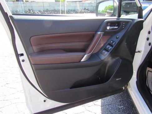 Used 2018 Subaru Forester 2.5i Touring w/ Popular Package #2 AWD/4WD image 11