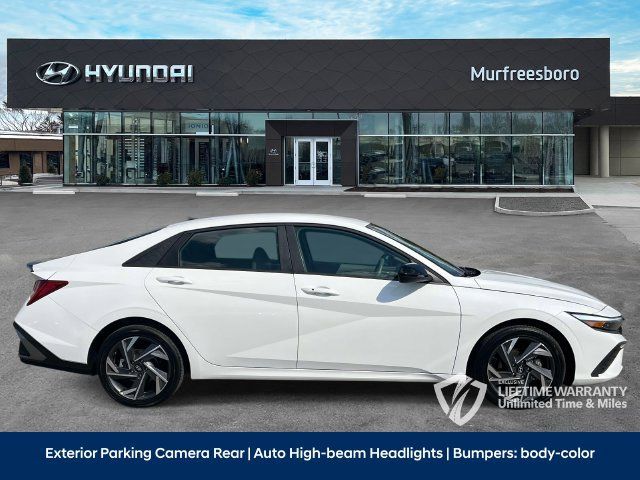 Certified 2025 Hyundai Elantra SEL FWD image 4