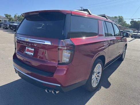 Used 2024 Chevrolet Suburban High Country w/ Advanced Technology Package image 3