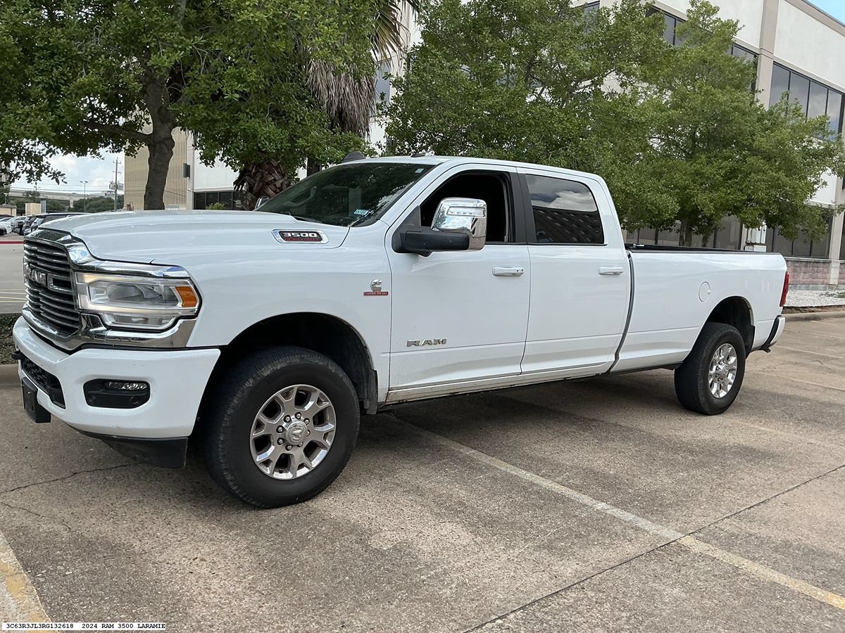 Used 2024 RAM 3500 Laramie AWD/4WD image 4
