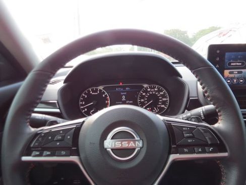 Used 2023 Nissan Altima 2.5 SR w/ SR Premium Package FWD image 21