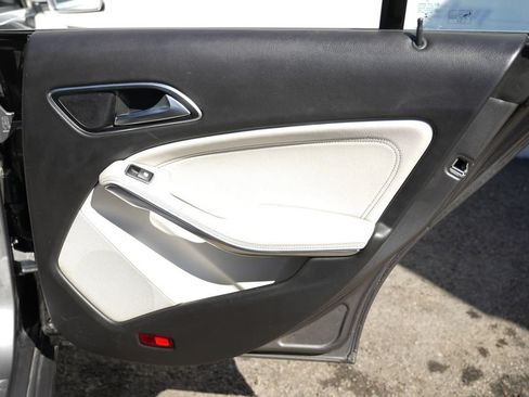 Used 2018 Mercedes-Benz CLA 250 4MATIC image 46