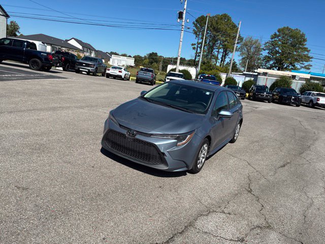 Used 2025 Toyota Corolla LE FWD image 9