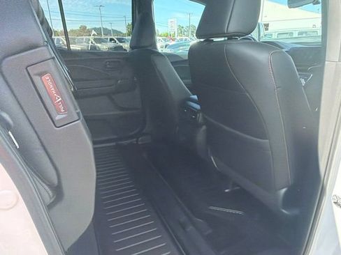 Used 2025 Honda Ridgeline TrailSport image 12