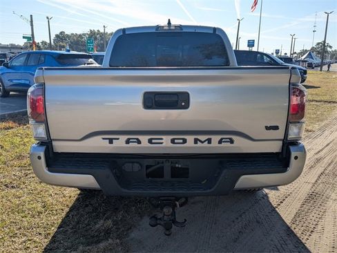 Used 2021 Toyota Tacoma TRD Off-Road image 4