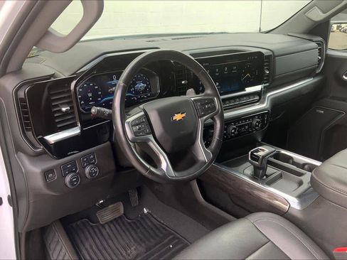 Used 2023 Chevrolet Silverado 1500 LTZ image 3