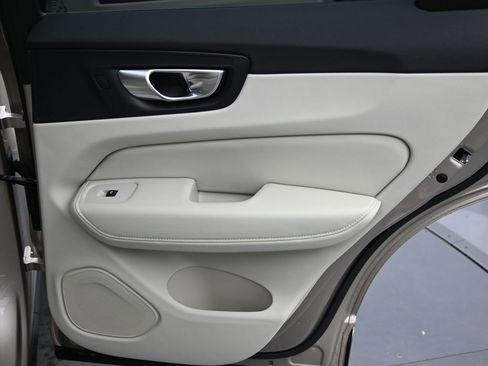 New 2026 Volvo XC60 B5 Ultra w/ Protection Package Premier AWD/4WD image 15
