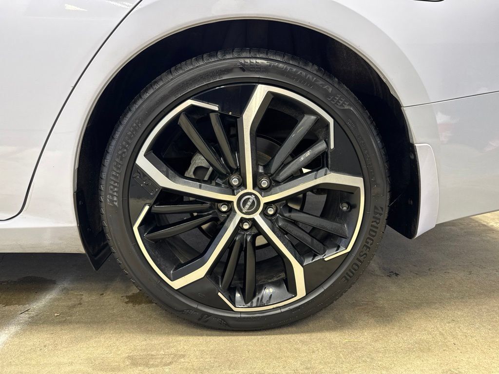 Used 2024 Nissan Altima 2.5 SR FWD image 32