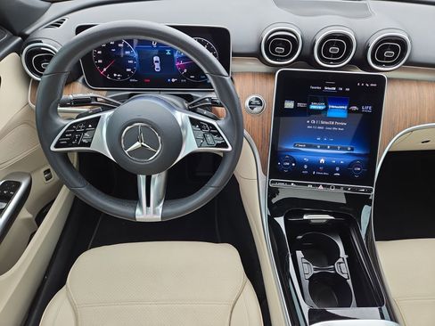 Used 2025 Mercedes-Benz C 300 4MATIC Sedan image 14