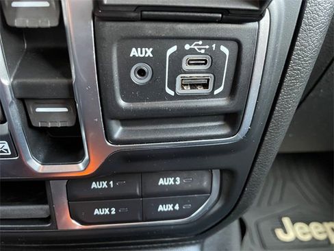 Used 2020 Jeep Wrangler Unlimited Sahara w/ Uconnect 4C Nav & Sound Group image 25