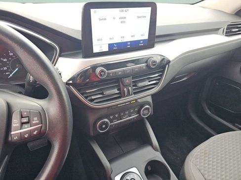 Used 2020 Ford Escape SE image 26
