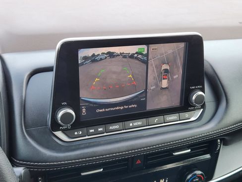 Used 2021 Nissan Rogue SV image 20