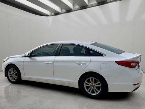 Used 2017 Hyundai Sonata SE FWD image 3