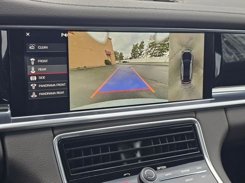 Used 2018 Porsche Panamera 4 image 20