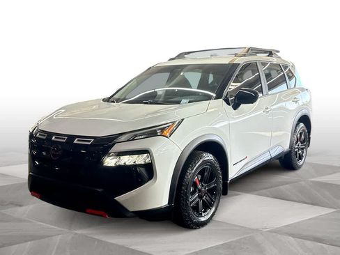 Used 2025 Nissan Rogue SV AWD/4WD image 4