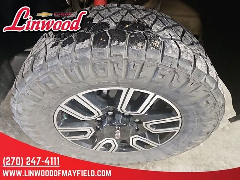 Used 2022 GMC Sierra 3500 AT4 w/ AT4 Premium Plus Package image 9