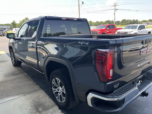 Used 2025 GMC Sierra 1500 SLT AWD/4WD image 6
