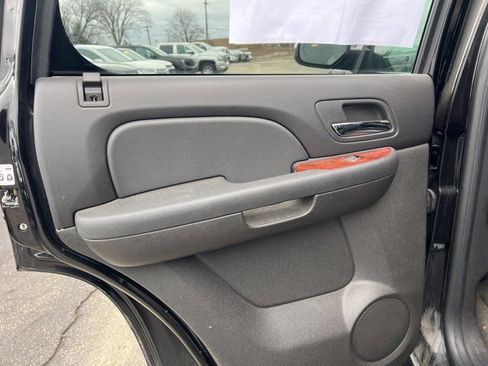 Used 2010 Chevrolet Tahoe LTZ image 18