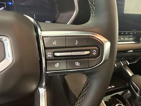 Used 2026 GMC Canyon Denali AWD/4WD image 16