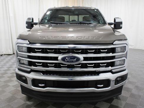 Used 2023 Ford F250 Lariat w/ Chrome Package image 40