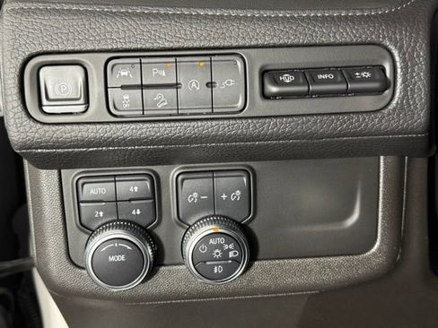 Used 2021 GMC Yukon Denali w/ Denali Premium Package AWD/4WD image 30