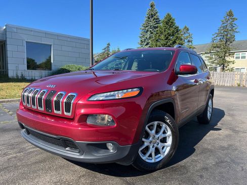 Used 2016 Jeep Cherokee Latitude AWD/4WD image 1