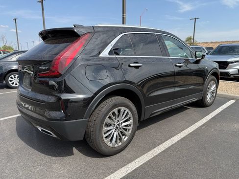 Used 2025 Cadillac XT4 Premium Luxury FWD image 7