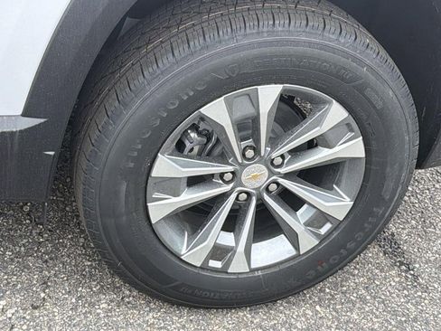 New 2026 Chevrolet Equinox LT w/ Convenience Package II FWD image 9