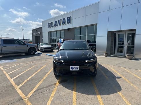 Used 2024 Dodge Hornet GT w/ GT Blacktop Package AWD/4WD image 2