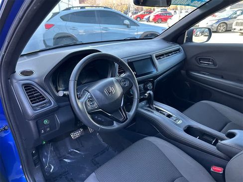 Used 2020 Honda HR-V Sport image 2