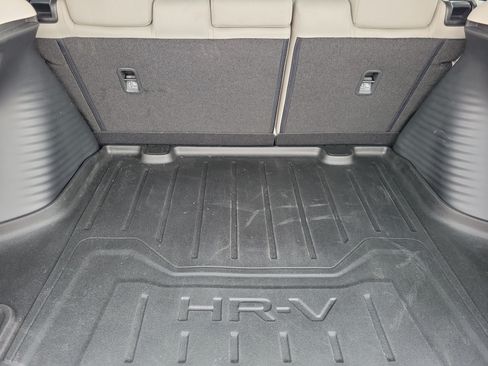 Certified 2025 Honda HR-V LX image 6
