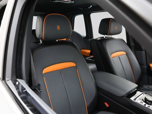 Certified 2023 Rolls-Royce Cullinan w/ Cullinan Package AWD/4WD image 40