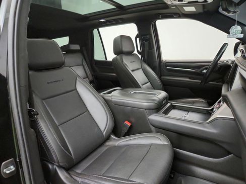Used 2022 GMC Yukon Denali w/ Denali Premium Package AWD/4WD image 26