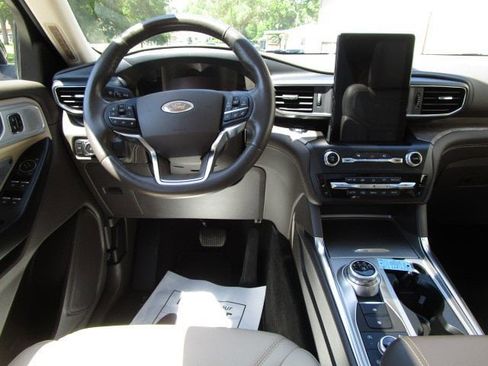 Used 2020 Ford Explorer Platinum AWD/4WD image 15