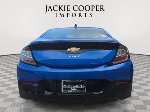 Used 2017 Chevrolet Volt LT w/ Comfort Package FWD image 6