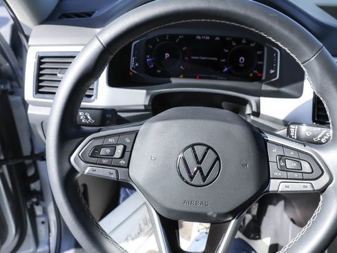 Certified 2022 Volkswagen Atlas SE image 18