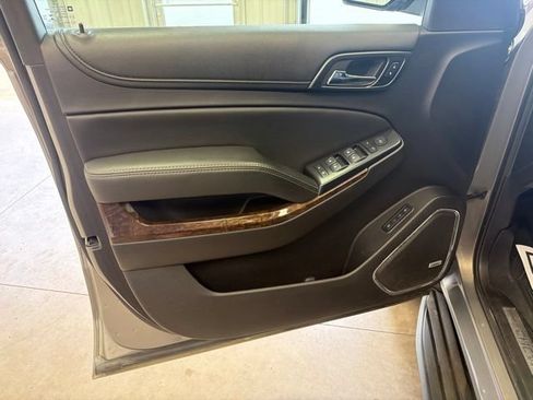 Used 2018 Chevrolet Suburban LT AWD/4WD image 12