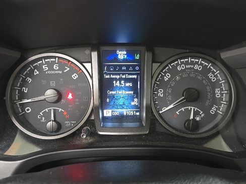 Used 2021 Toyota Tacoma TRD Off-Road w/ TRD Premium Off Road Package AWD/4WD image 21