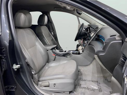 Used 2015 Chevrolet Malibu LT image 11