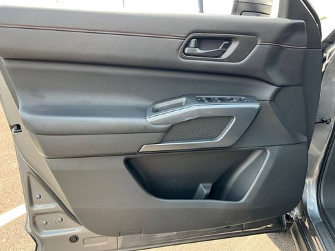 Used 2024 Nissan Pathfinder Rock Creek AWD/4WD image 10