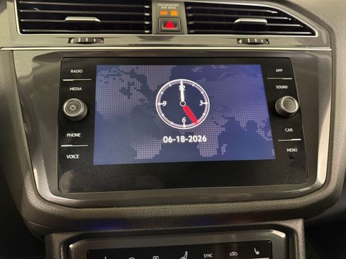 Used 2022 Volkswagen Tiguan SE FWD image 22
