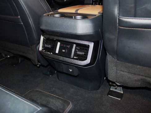 Used 2023 Ford F250 Platinum w/ FX4 Off-Road Package AWD/4WD image 79