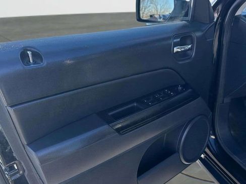 Used 2016 Jeep Patriot Latitude image 22