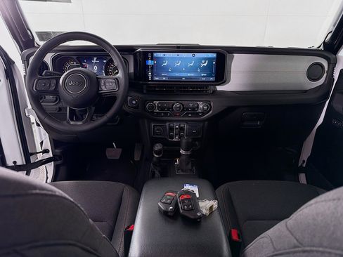 Used 2024 Jeep Gladiator Sport image 23